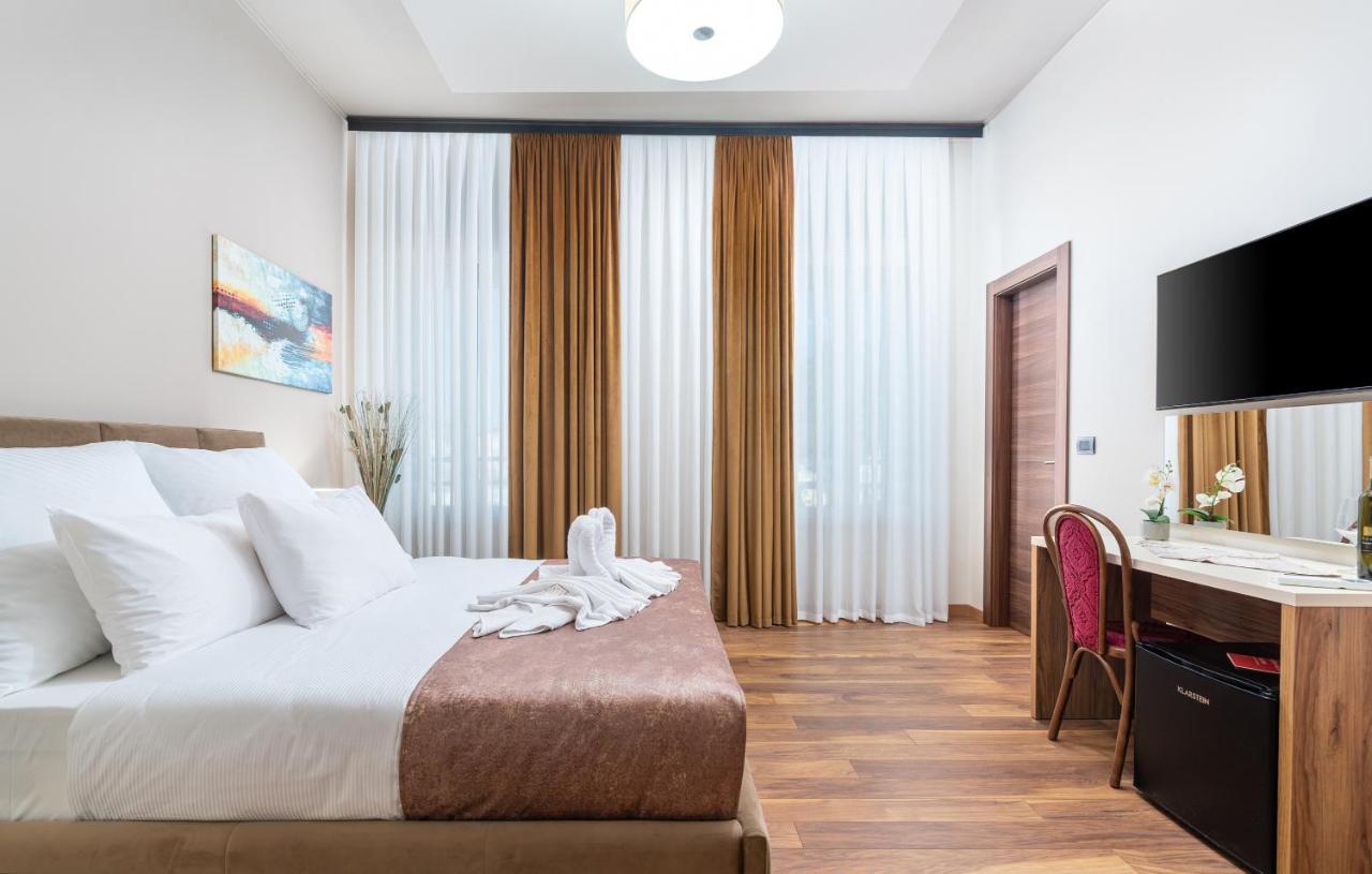 Hotel Dua Residence Пореч Экстерьер фото